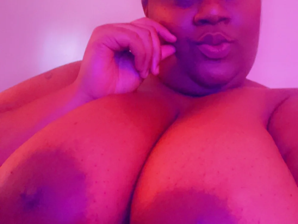 LadyDestroyer11's Offline XXX Chat