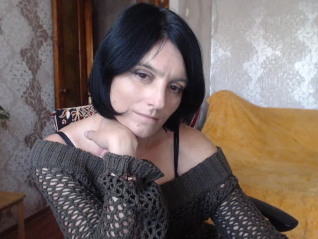 LorensTaisha's Offline Chat Room