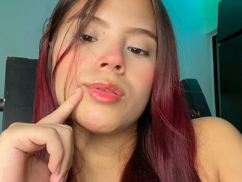 Delancylove's Offline Chat Room
