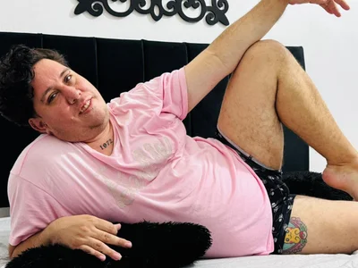 PinkQueen23 Male Flexing Nude Webcam