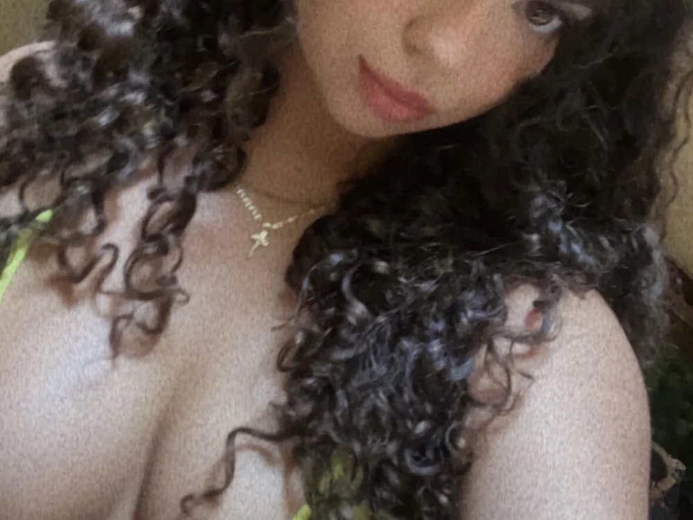 curlybby33's Offline Chat Room