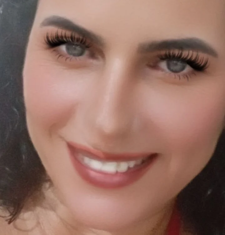 Chanelmmaia's Offline Chat Room