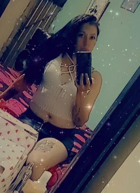 queen__evaa's Offline Chat Room