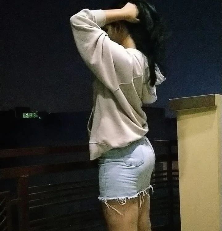 LusciousEyess offline chatrum