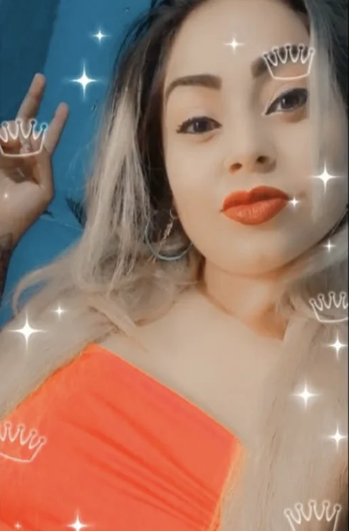 Sharon_Smiles Adlı Modelin Çevrimdışı XXX Sohbeti