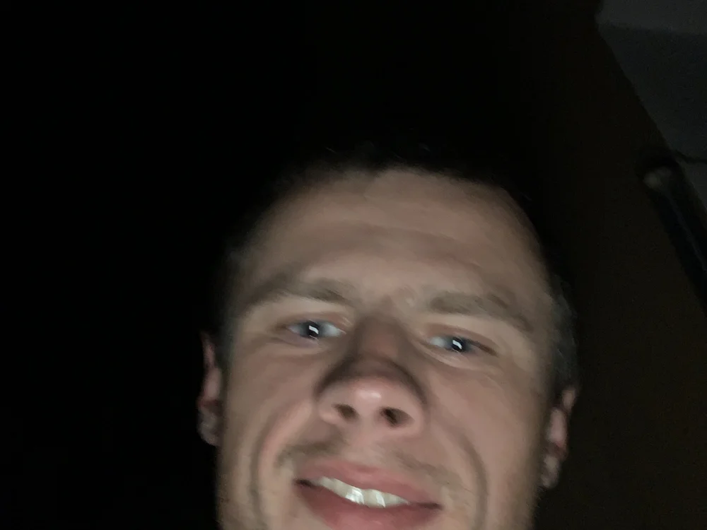 SerheiiFUNYModel's Offline Chat Room