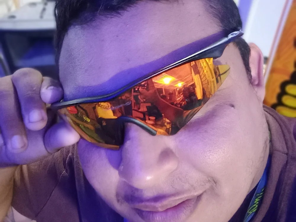 Carme1994's Offline Chat Room
