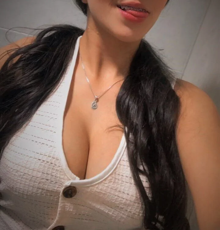 mariana_sofian Offline XXX chat