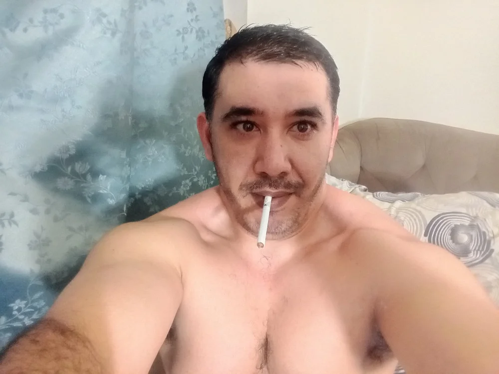 ManForFun99's Offline Chat Room