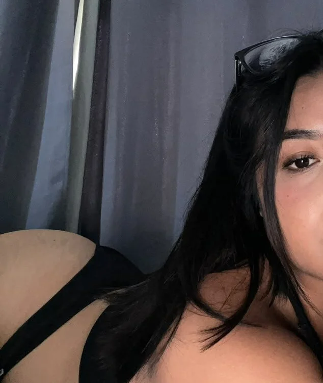 AlixVictoria Obrolan XXX Offline