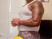 WatchMePullIt's webcam live show