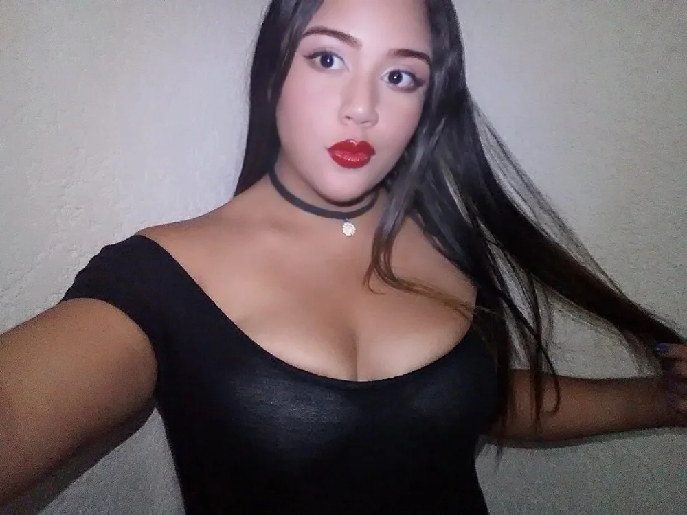 chubbycamila's Offline Chat Room