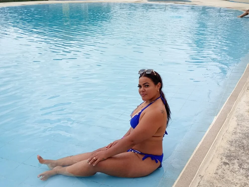 Rizantella Chat XXX live