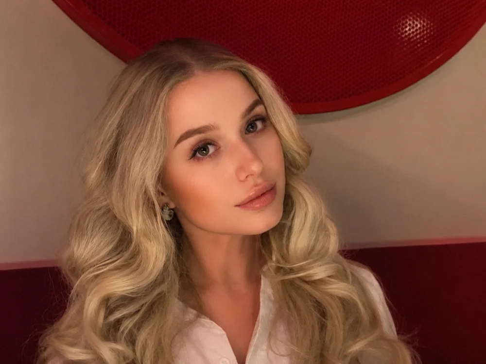 Elisahaps' Offline XXX Chat