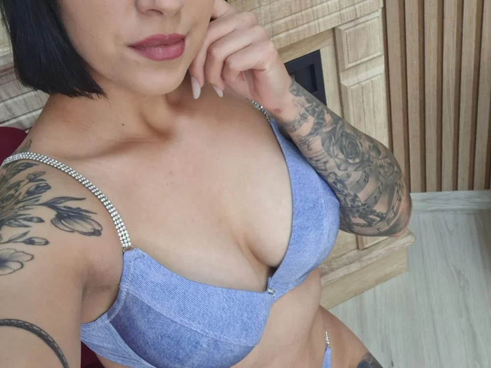 Monique_Lee_ offline chatrum