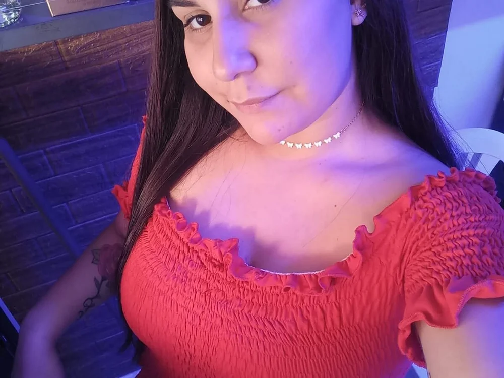 CristinaLush's Offline Chat Room