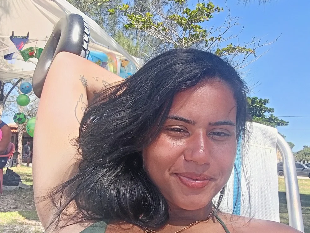 brunaestrela's Offline XXX Chat
