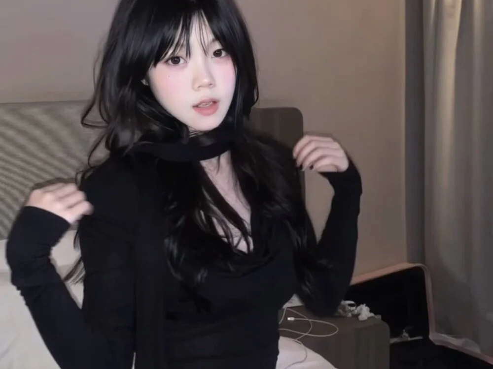 nuonuo-x's Offline XXX Chat