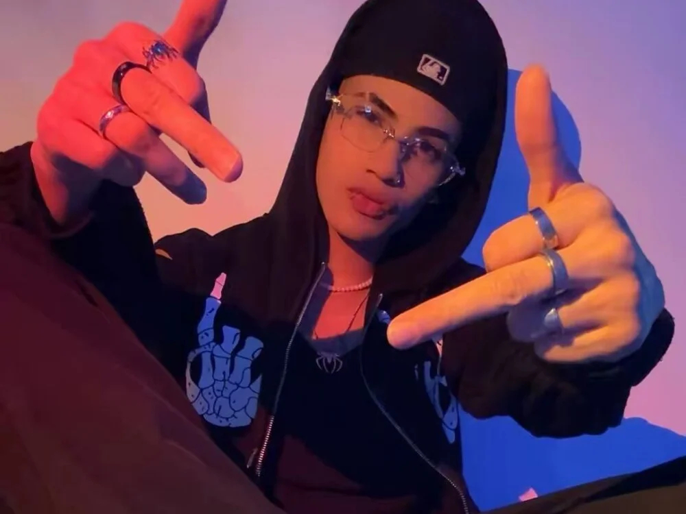 JacobBlackwell_ Offline XXX-chat