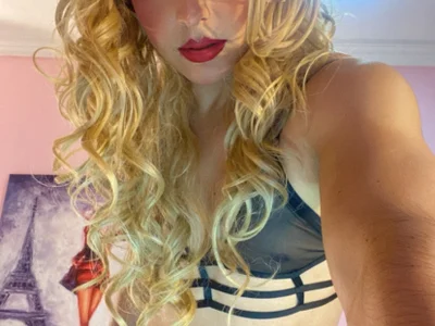 miareinadoll profile