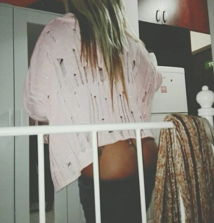 LIsaBigTitss' Offline XXX Chat