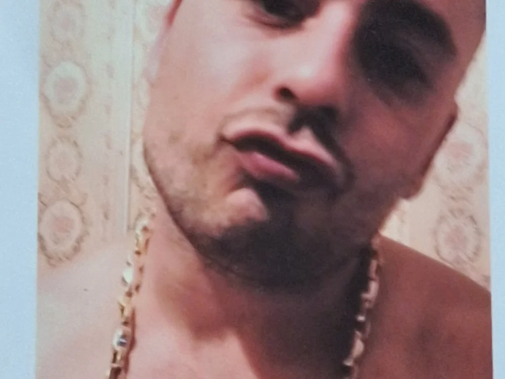 Basszos88i's Offline XXX Chat