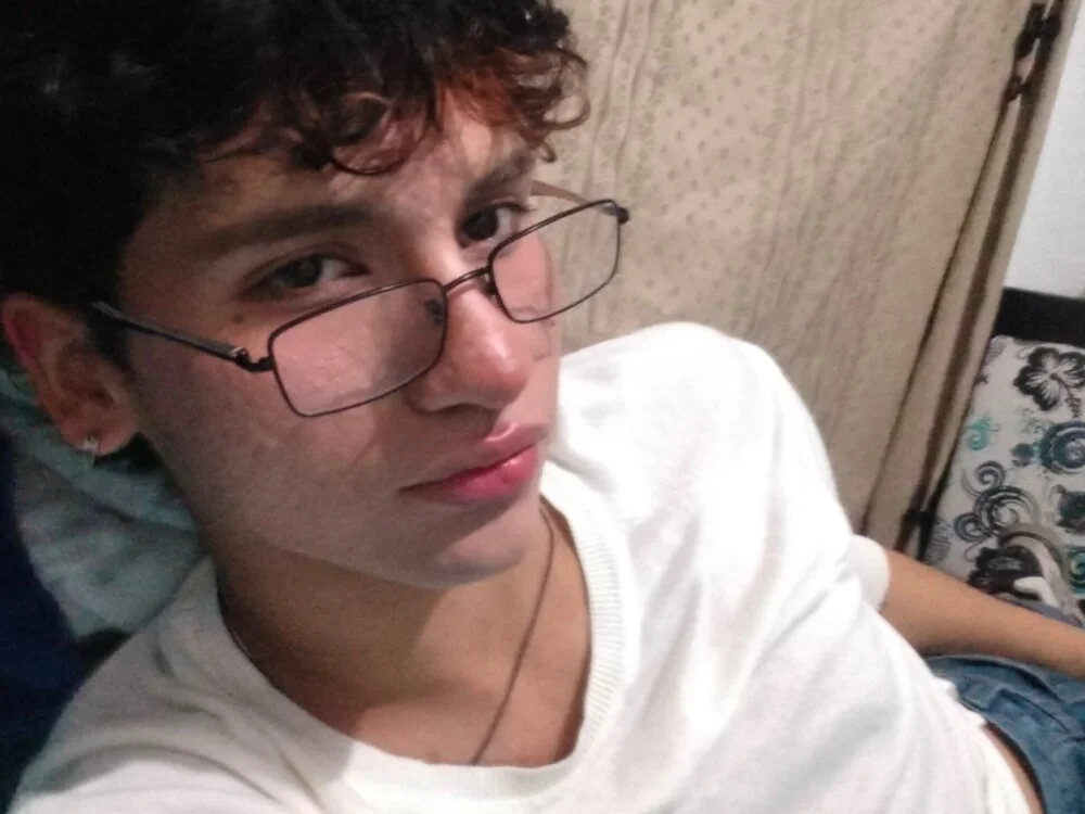 Angel_Zenn Offline XXX chat