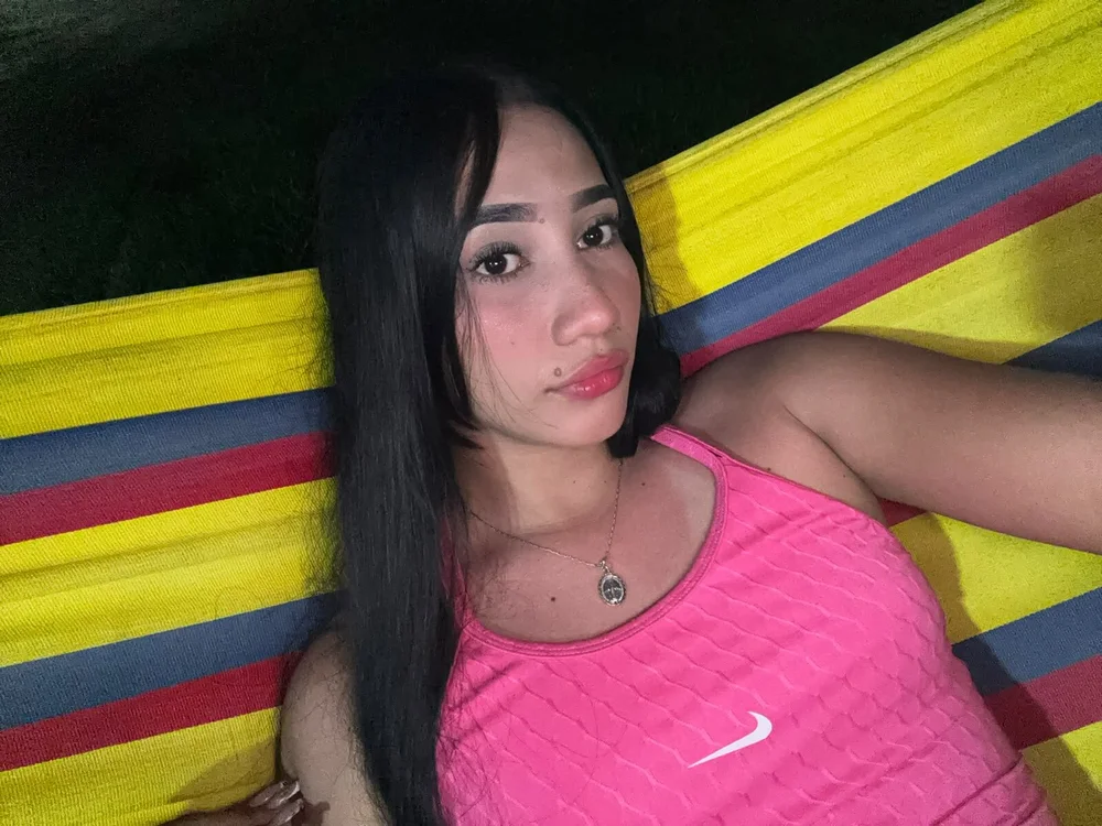 Mia_Luxee Obrolan XXX Offline