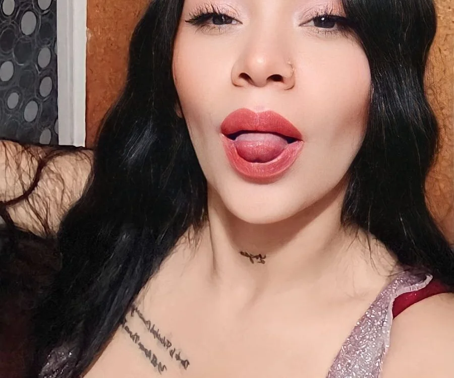 DaniaPervet_'s Offline XXX Chat