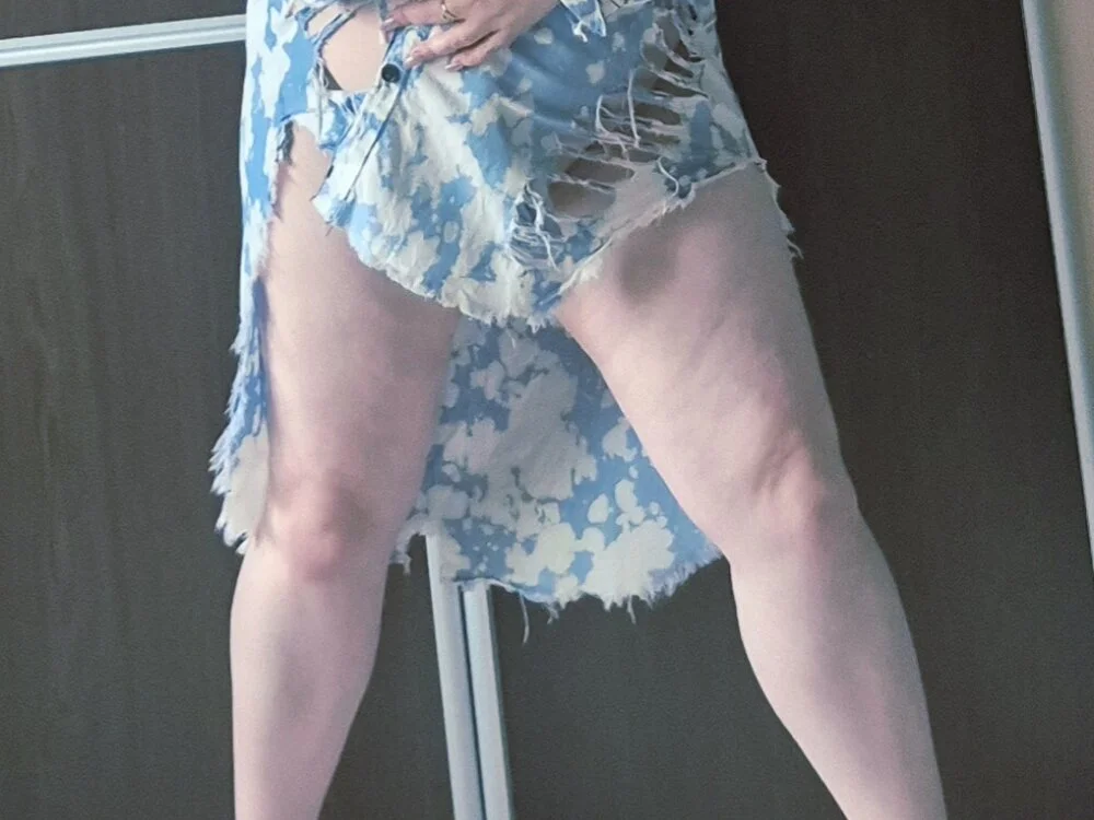 Sembang XXX Luar Talian NaughtyBustyMilf