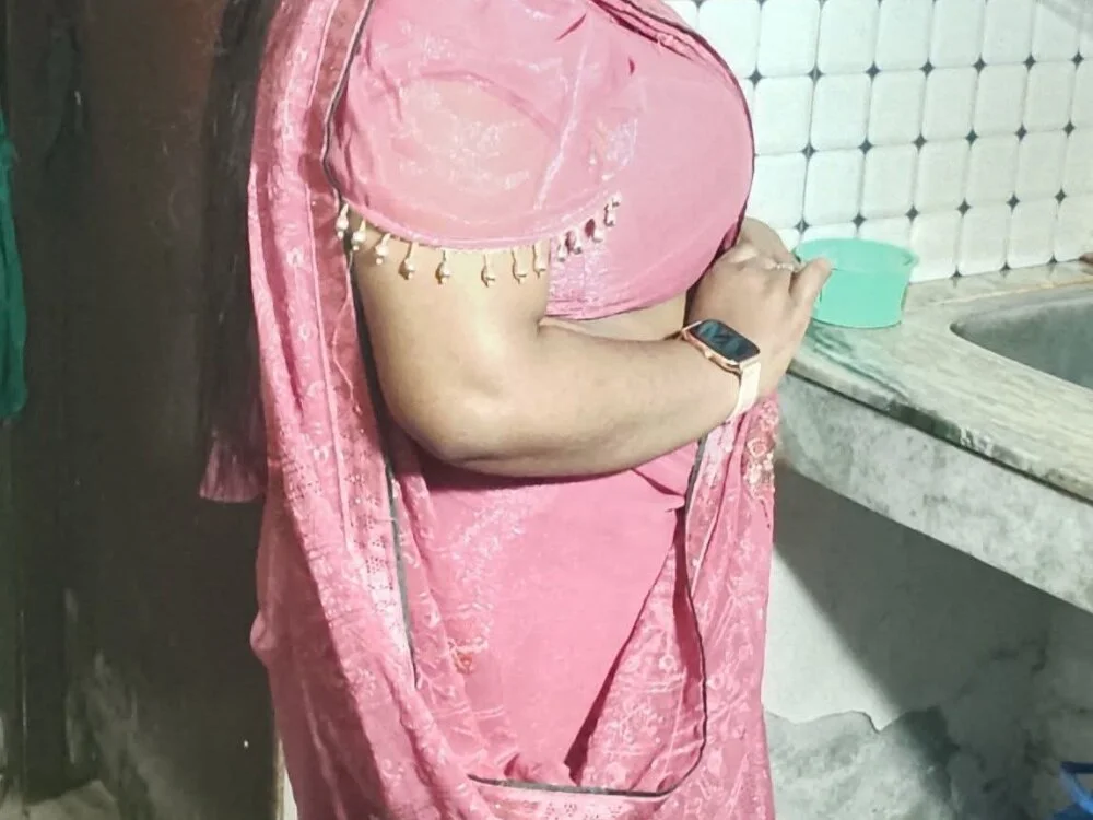 Rinkibhabhiji_hot_1's Offline XXX Chat