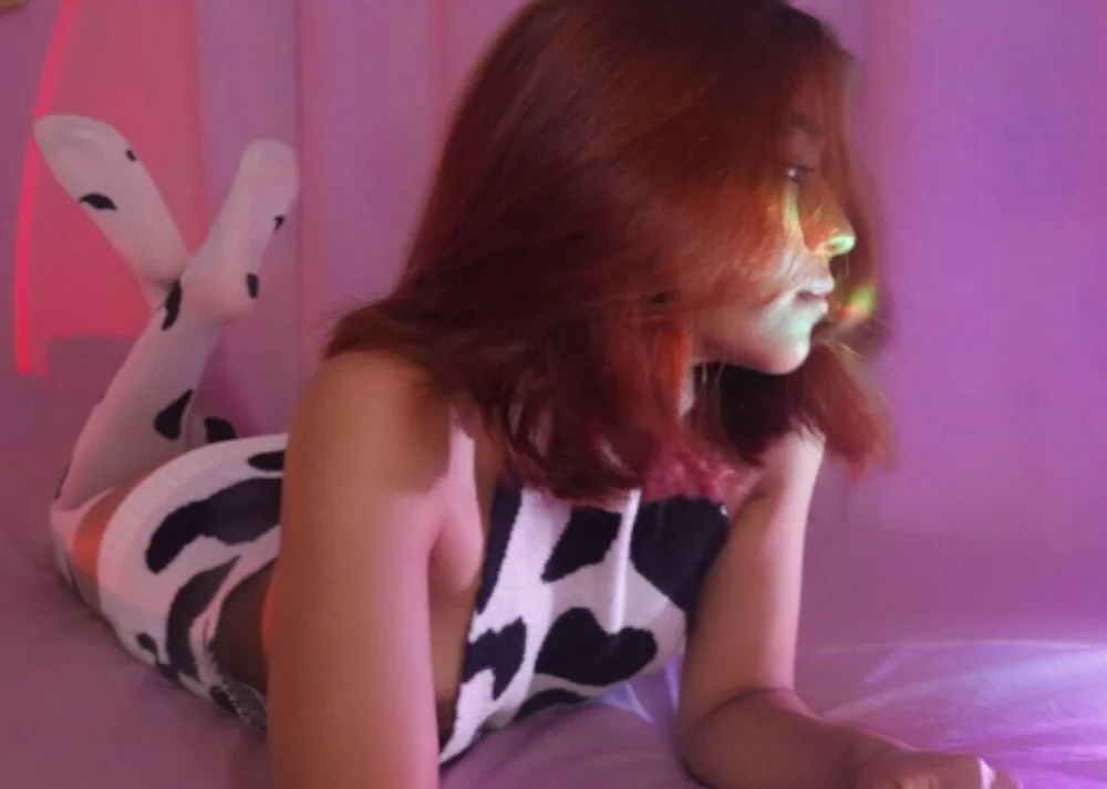 Aliinaa_n Offline XXX chat