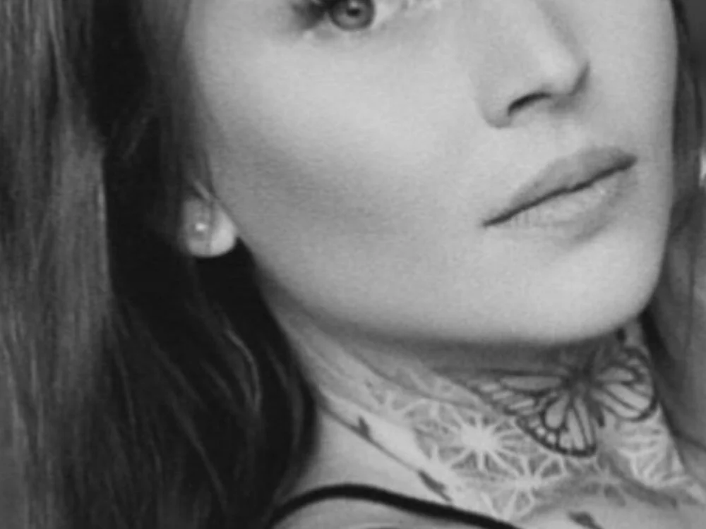 Serenaaa-str's Offline XXX Chat