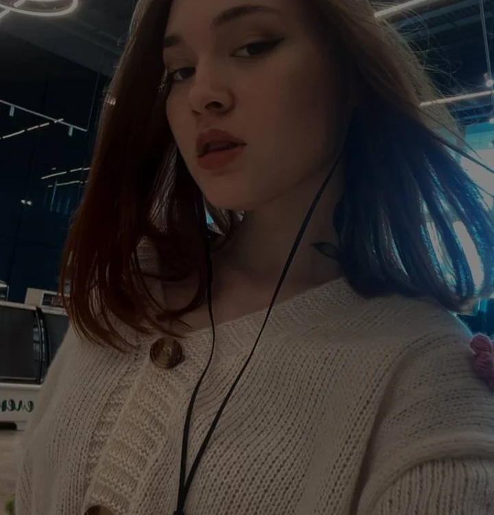 XXX chat uživo modela Mirrrra1