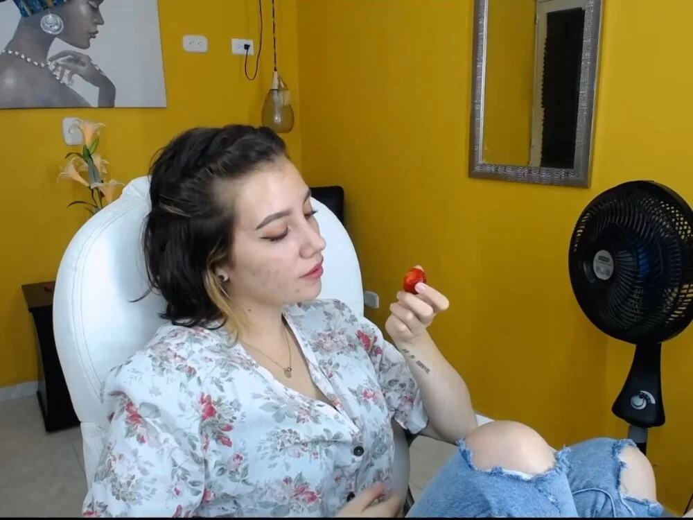 EMY_BAM's Offline XXX Chat