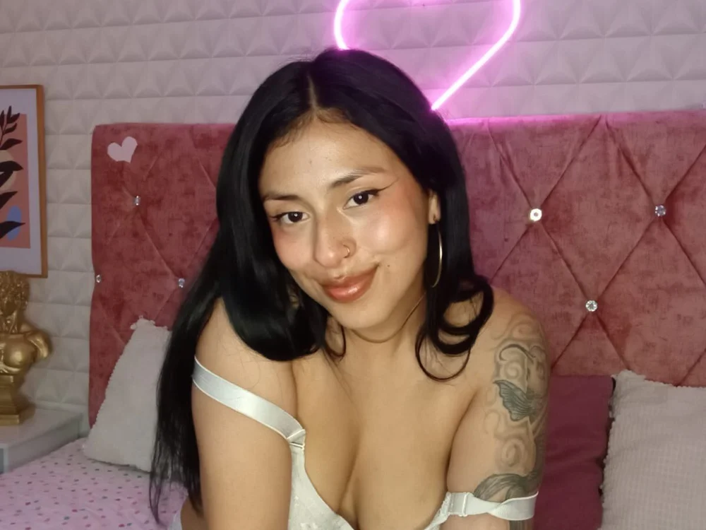 NicoleeePink's Offline Chat Room