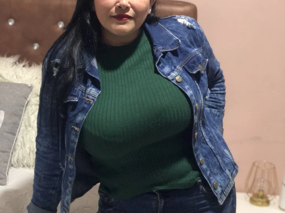 GrettaColinsHot's Offline Chat Room