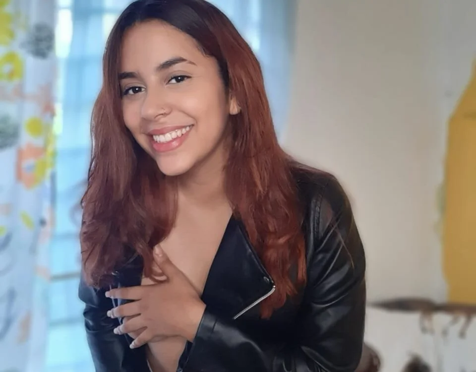 online-models14's Offline Chat Room