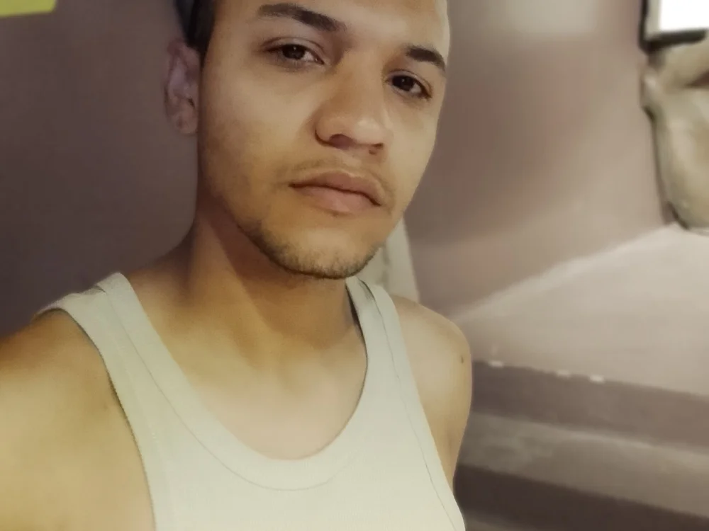 Marciosafado25 offline XXX-chat