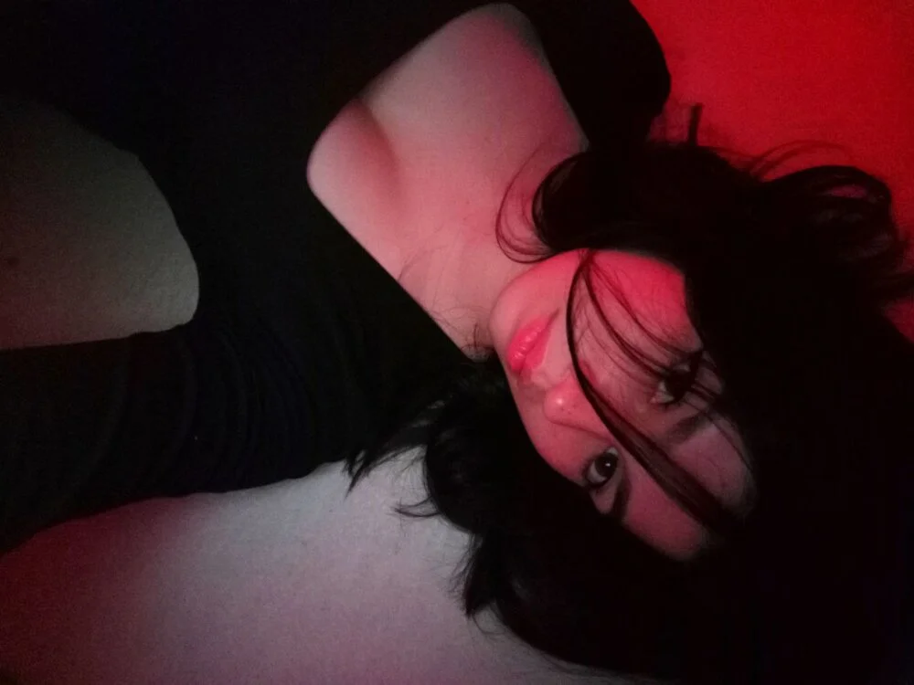 KisaModel Adlı Modelin Çevrimdışı XXX Sohbeti