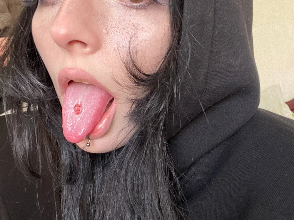 GothCuteOne's Offline Chat Room