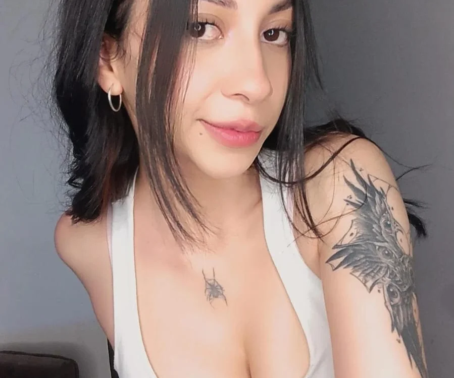 Megan_Kuromi Offline XXX-Chat