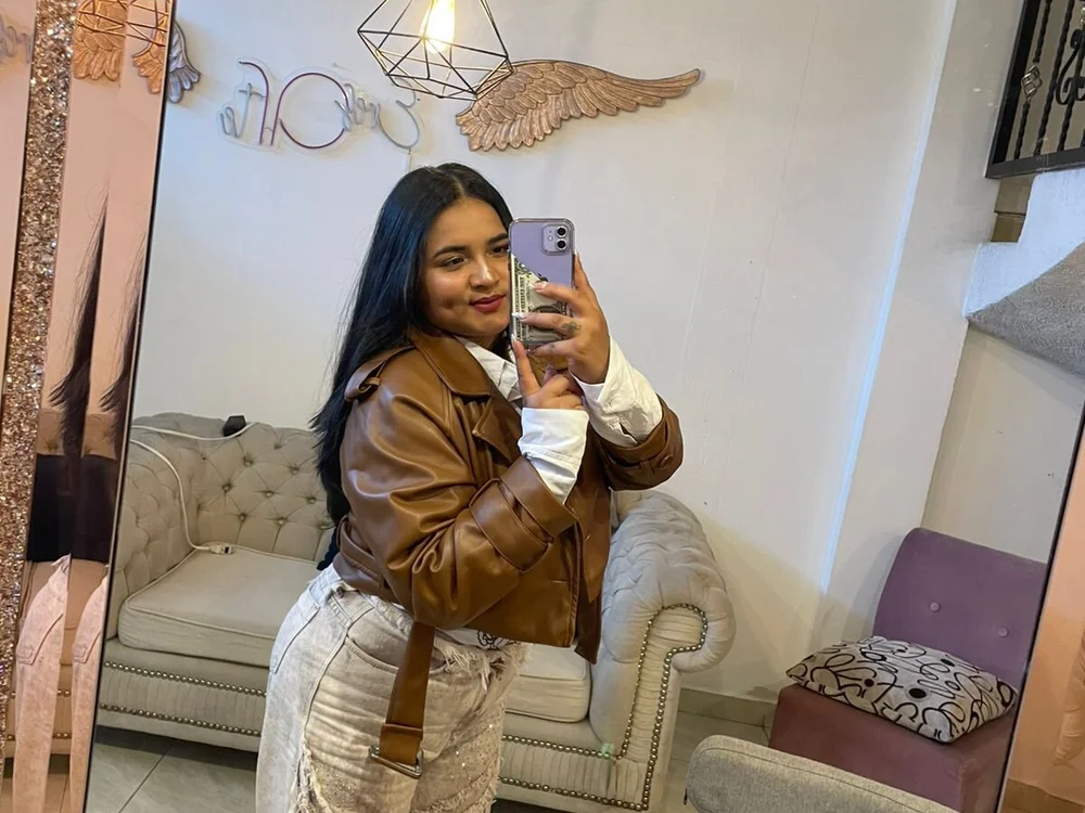 دردشة Ameliia_A الجنسية دون اتصال