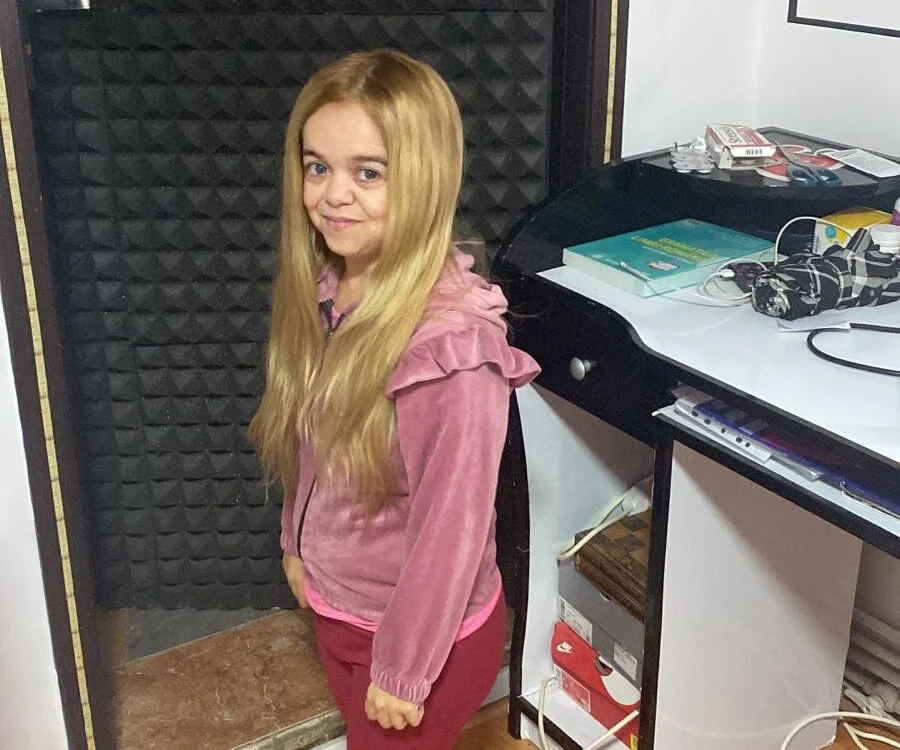 midget_amber's Offline Chat Room