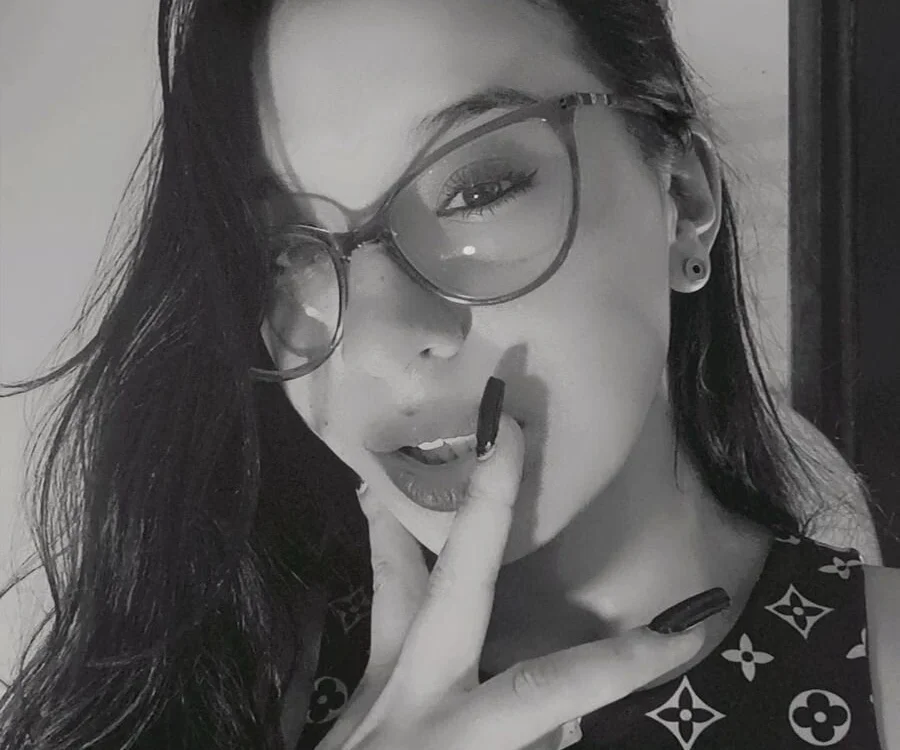 Kendra-lux's Offline Chat Room