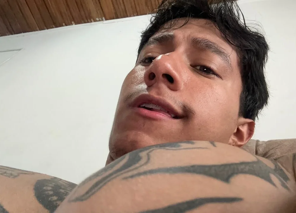 Adrian_Fosterr offline chatrum