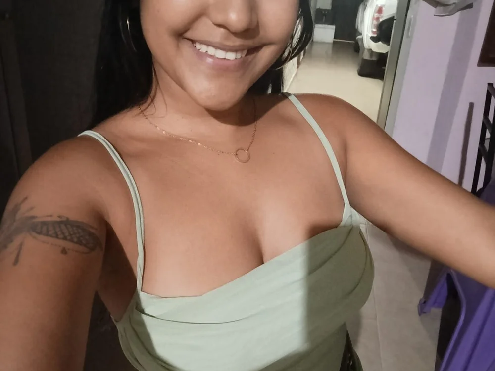 Vania_petite offline chatrum