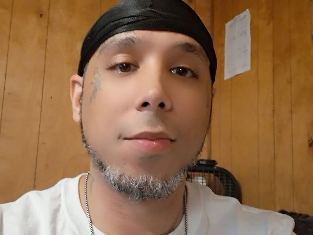 FreakyLiteSkinD's Offline XXX Chat