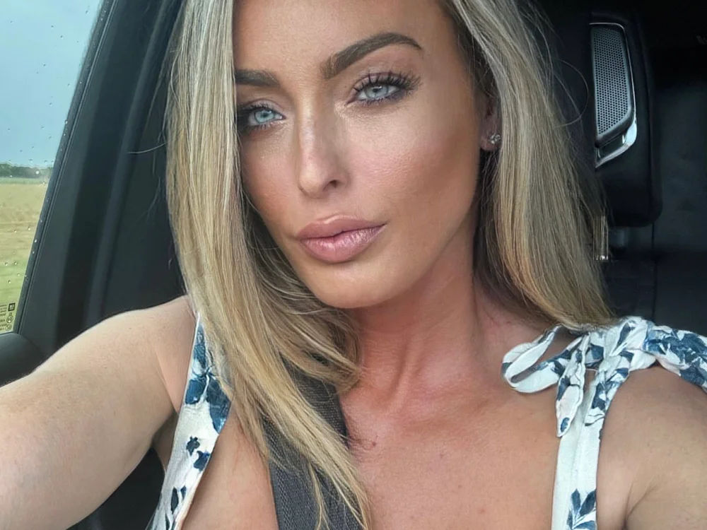 Farrah_Fantasy Chat XXX offline