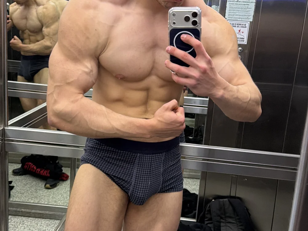 Benicio07のオフラインXXXチャット
